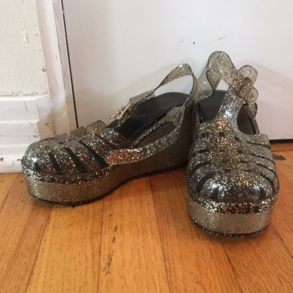 Black sparkle jelly platform sandals